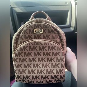 Michael Kors XS Abbey backpack Signature Zip Bag Beige Ebony Java Authentic
